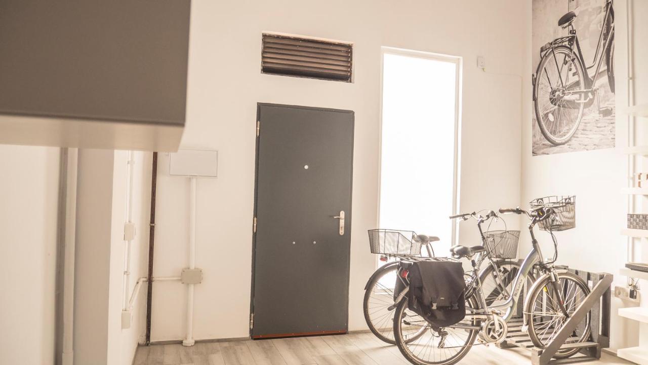 Amplio Apartamento Con Bicicletas Lägenhet Valencia Exteriör bild