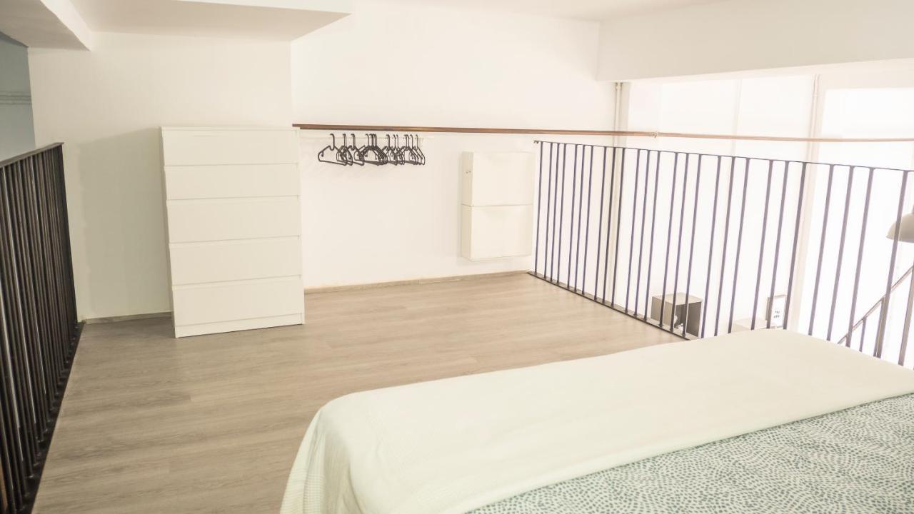 Amplio Apartamento Con Bicicletas Lägenhet Valencia Exteriör bild
